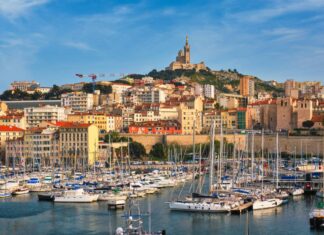 Maisons anciennes en bord de mer à Marseille : que vérifier avant d’acheter ?