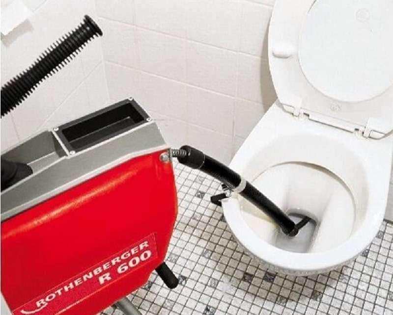 Comment trouver un déboucheur de canalisation en urgence