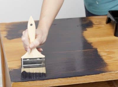 Quelle peinture pour repeindre un meuble en bois