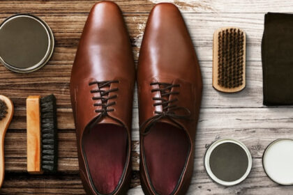 Cirage pour chaussures : trouver la bonne fréquence d’application pour un entretien optimal !