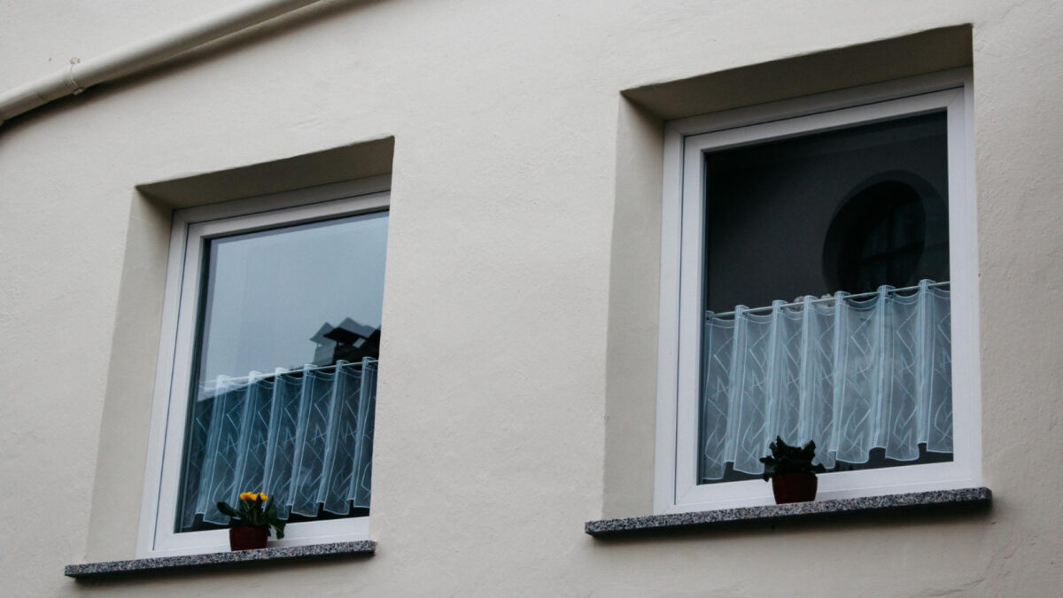 Fenêtres double vitrage : avantages et options pour réussir votre rénovation à Enghien-les-Bains