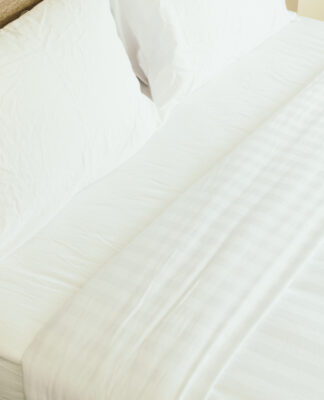 Parure de lit en pur lin : l’élégance et le confort dans votre chambre