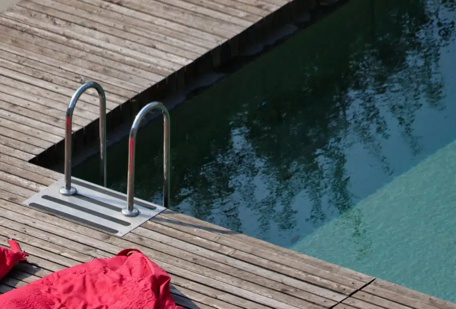 Pourquoi faire installer un piscine en bois ?