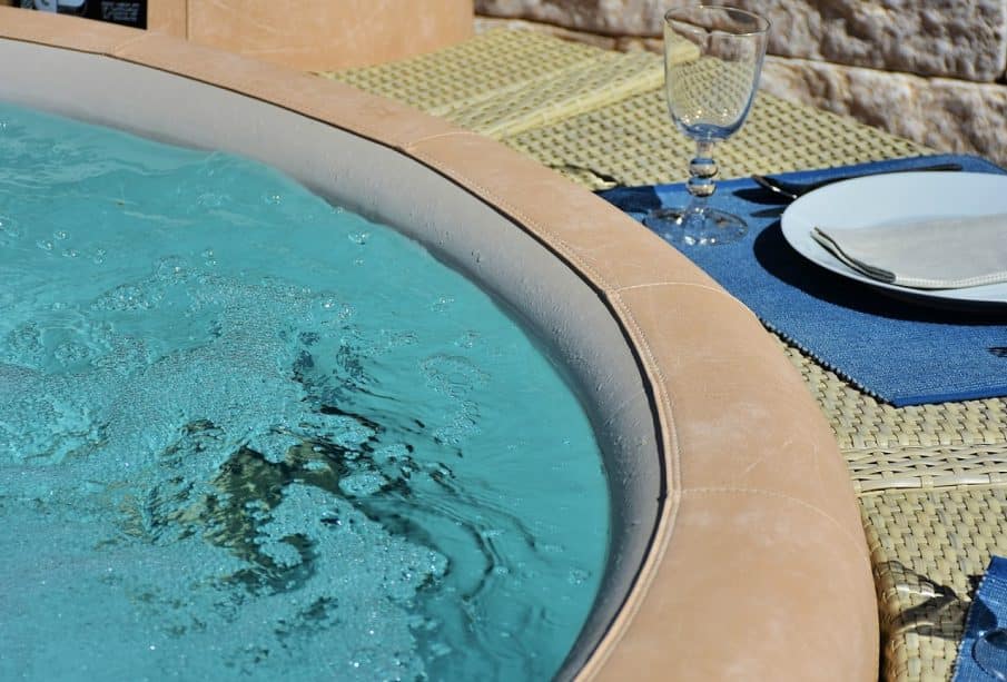 Un merveilleux spa gonflable s'invite sur votre terrasse