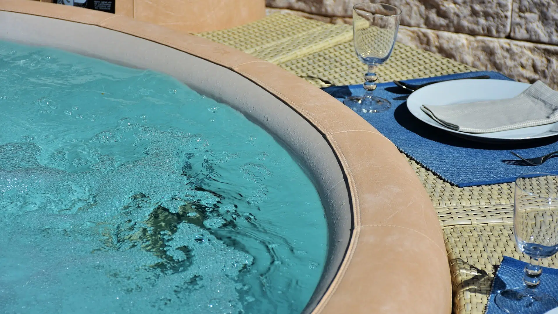Un merveilleux spa gonflable s'invite sur votre terrasse 