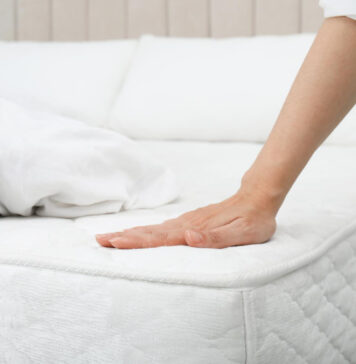 Quel niveau de fermeté choisir pour un matelas à ressorts selon votre morphologie ?